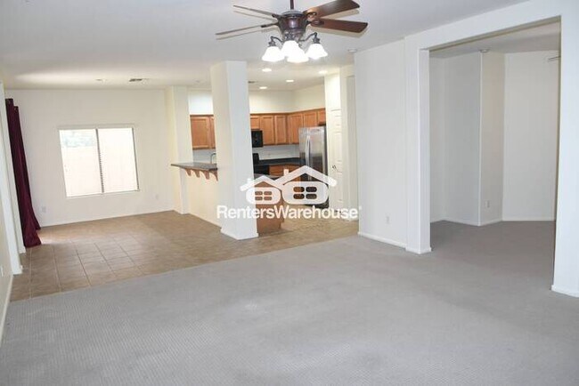 2576 W Amber Sun Dr Phoenix, AZ 85085 photo 4