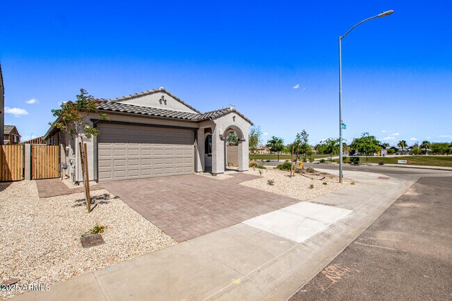 8804 W Marshall Ave photo 4