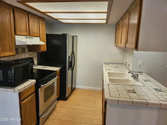 520 N Stapley Dr Mesa, AZ 85203 photo 2