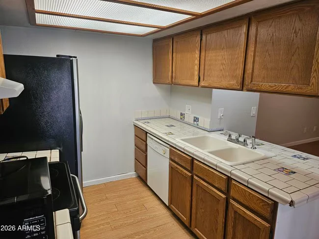 520 N Stapley Dr Mesa, AZ 85203 photo 3