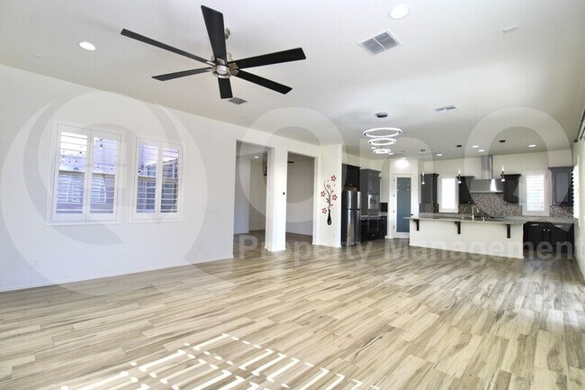 859 E Knightsbridge Way Gilbert, AZ 85297 photo 5