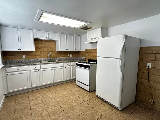 14005 N Palm St El Mirage, AZ 85335 photo 5