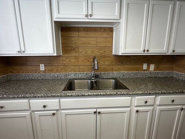14005 N Palm St El Mirage, AZ 85335 photo 4