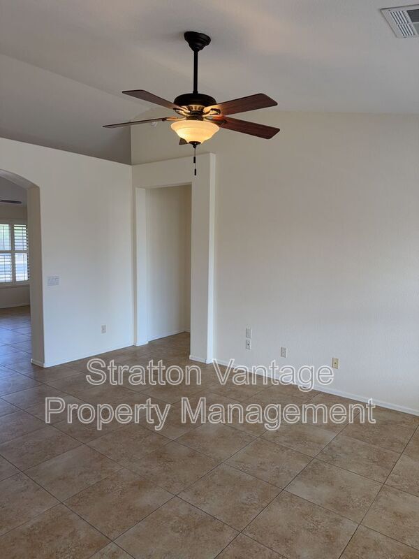 17613 N Kimberly Way Surprise, AZ 85374 photo 4