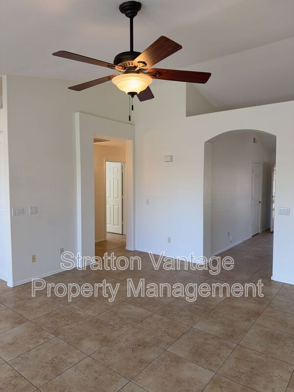17613 N Kimberly Way Surprise, AZ 85374 photo 3