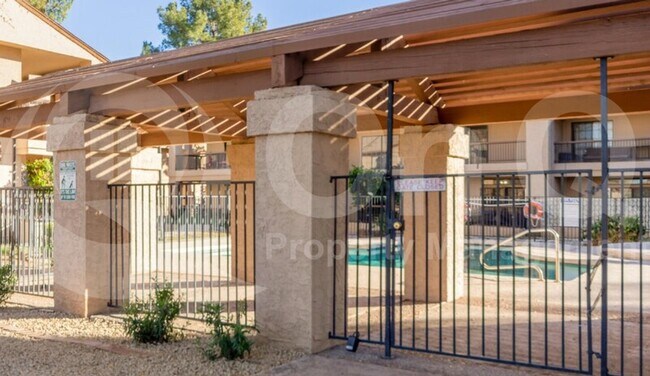 6550 N 47th Ave Glendale, AZ 85301 photo 3
