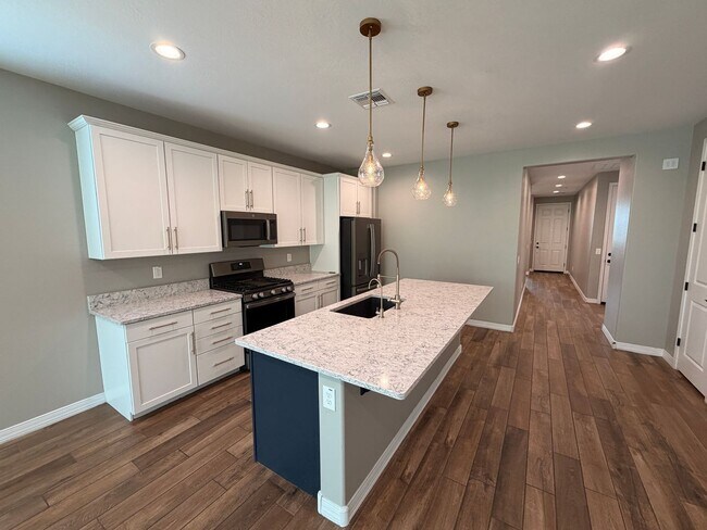 17818 W Buckhorn Trl Surprise, AZ 85387 photo 4