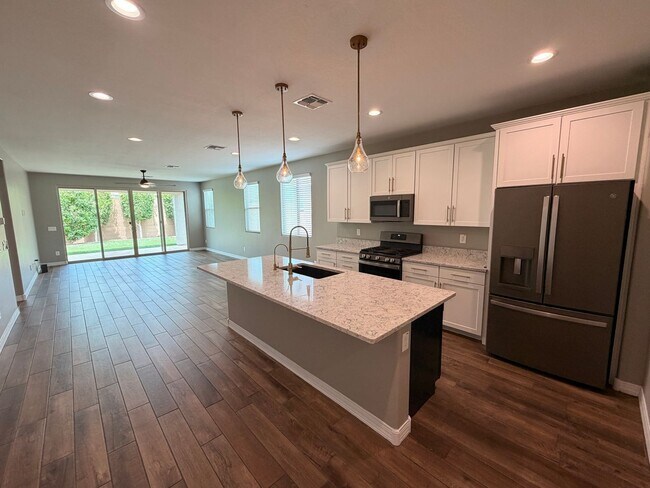 17818 W Buckhorn Trl Surprise, AZ 85387 photo 5