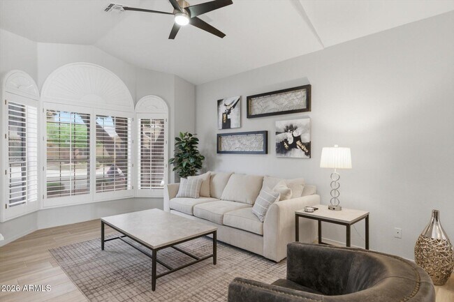 9750 E Gelding Dr Scottsdale, AZ 85260 photo 4