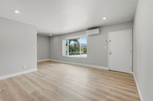 381-385 Riverside Dr Napa, CA 94559 photo 3