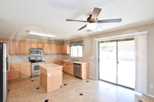 16185 W Shangri La Rd Surprise, AZ 85379 photo 5