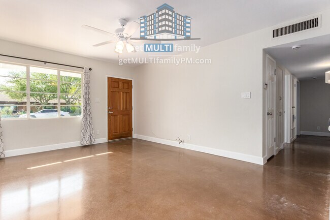 2618 E Pierson St Phoenix, AZ 85016 photo 4