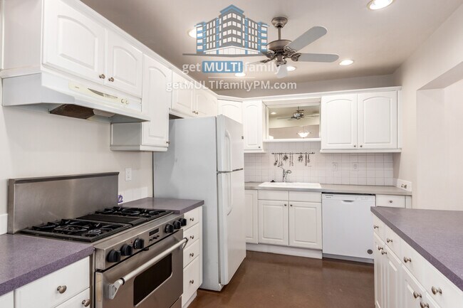 2618 E Pierson St Phoenix, AZ 85016 photo 2