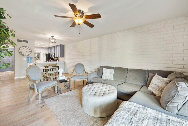 4354 N 82nd St Scottsdale, AZ 85251 photo 4