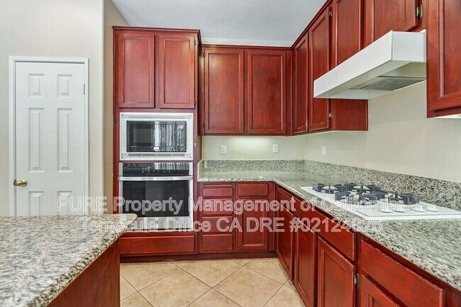 42088 Southern Hills Dr Temecula, CA 92591 photo 4