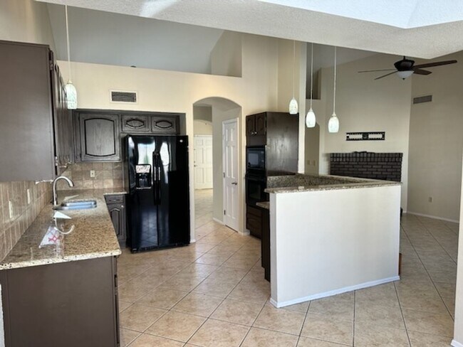 4106 E Ashurst Dr Phoenix, AZ 85048 photo 4