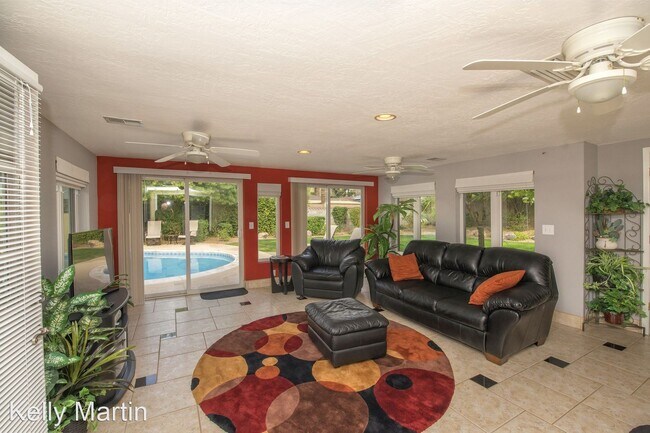 4406 N Dromedary Rd Phoenix, AZ 85018 photo 4