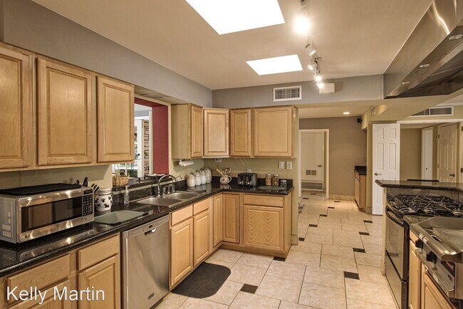 4406 N Dromedary Rd Phoenix, AZ 85018 photo 5