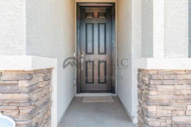 8821 W Agora Ln photo 5