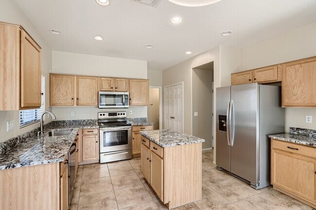 3543 W Steinbeck Ct Anthem, AZ 85086 photo 4