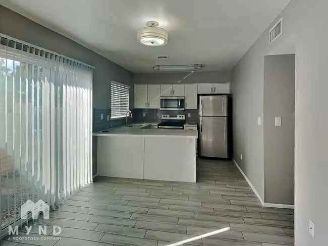 1014 W Malibu Dr Tempe, AZ 85282 photo 3