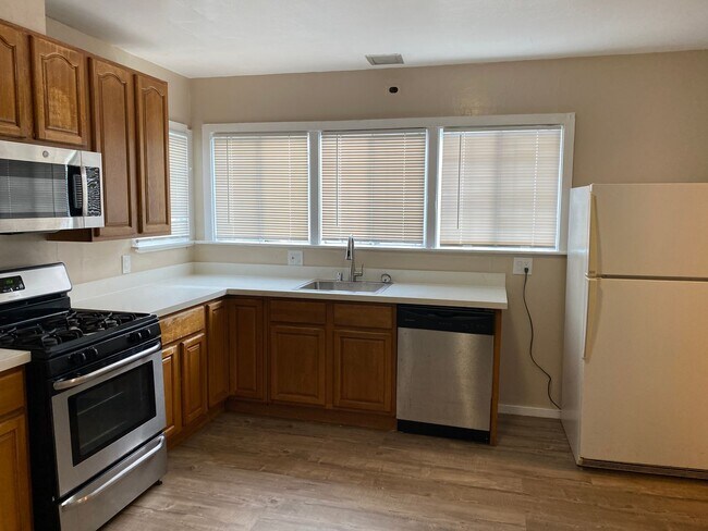 3432 38th Ave Oakland, CA 94619 photo 3