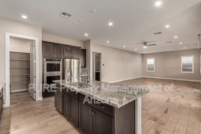 17272 W Vacaville St Surprise, AZ 85388 photo 4