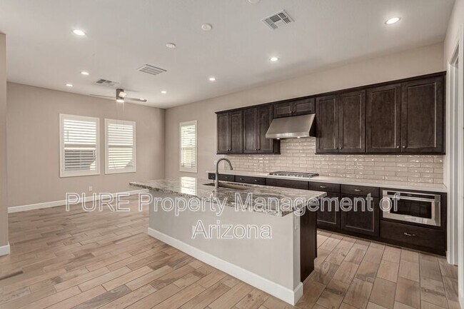 17272 W Vacaville St Surprise, AZ 85388 photo 5