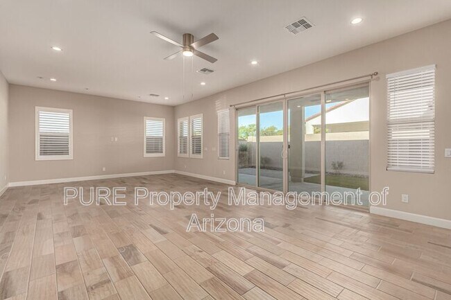 17272 W Vacaville St Surprise, AZ 85388 photo 3