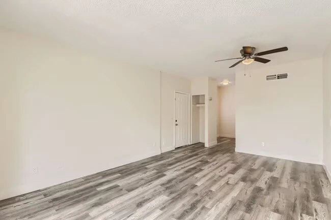 2826 E Le Marche Ave Phoenix, AZ 85032 photo 3