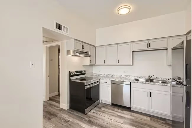 2826 E Le Marche Ave Phoenix, AZ 85032 photo 5
