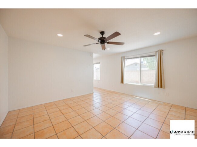 2145 S Dorsey Ln Tempe, AZ 85282 photo 5