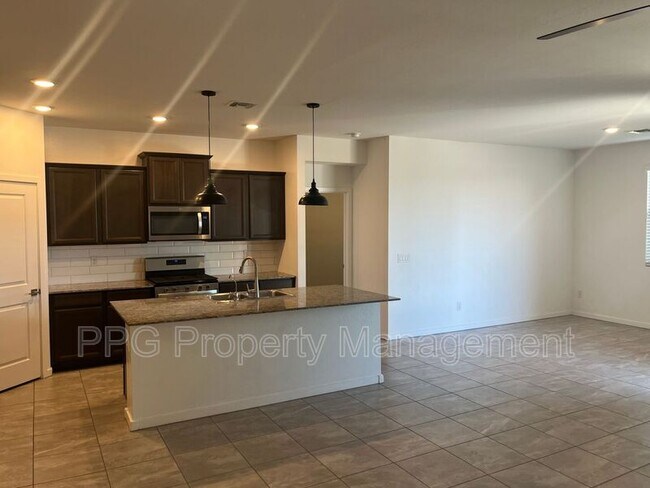14052 W Valentine St Surprise, AZ 85379 photo 4