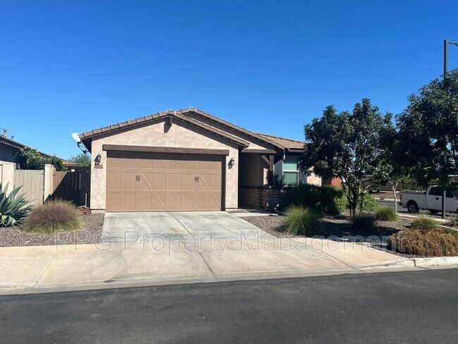 14052 W Valentine St Surprise, AZ 85379 photo 2
