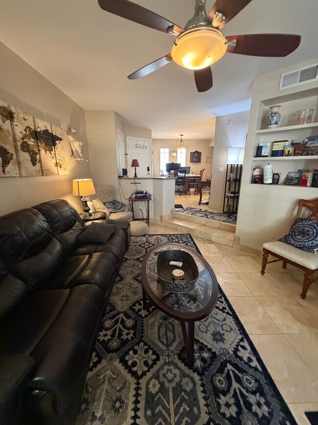 3235 E Camelback Rd Phoenix, AZ 85018 photo 3