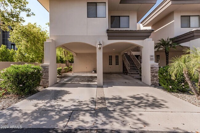3235 E Camelback Rd Phoenix, AZ 85018 photo 4