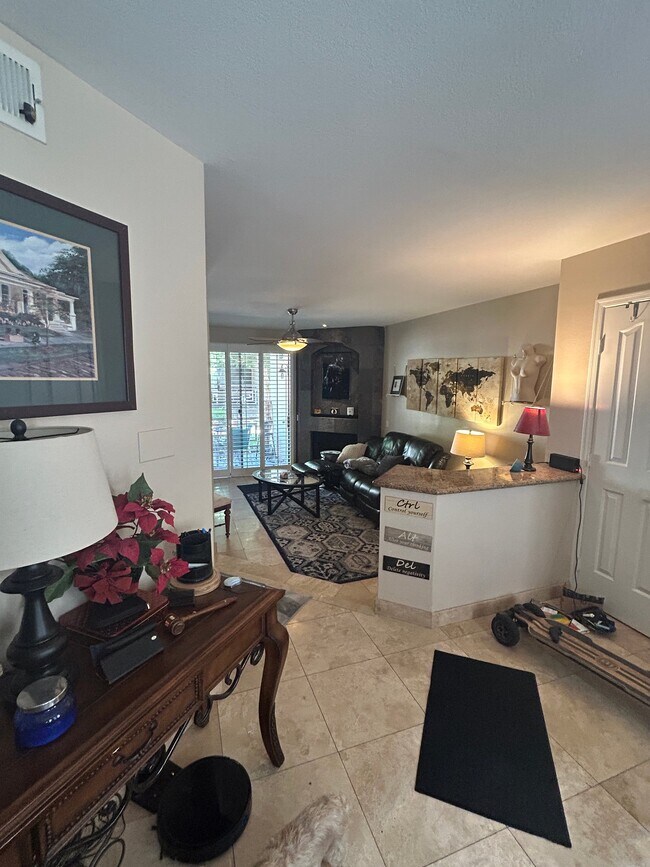 3235 E Camelback Rd Phoenix, AZ 85018 photo 2