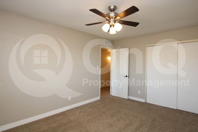 4601 E Southgate Ave Phoenix, AZ 85040 photo 5