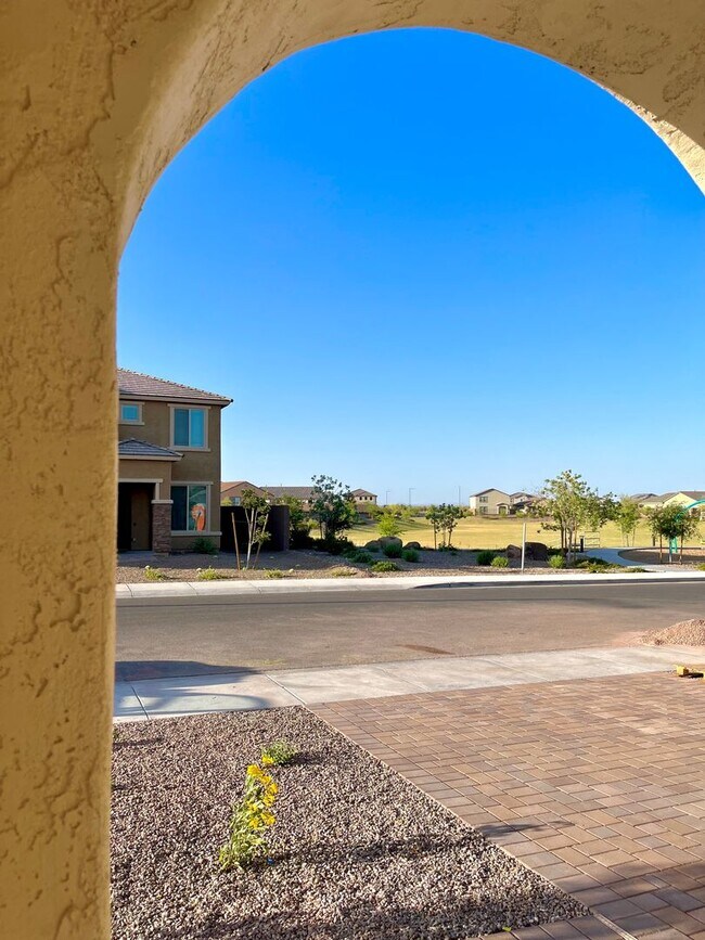 19715 W Badgett Ln Litchfield Park, AZ 85340 photo 2