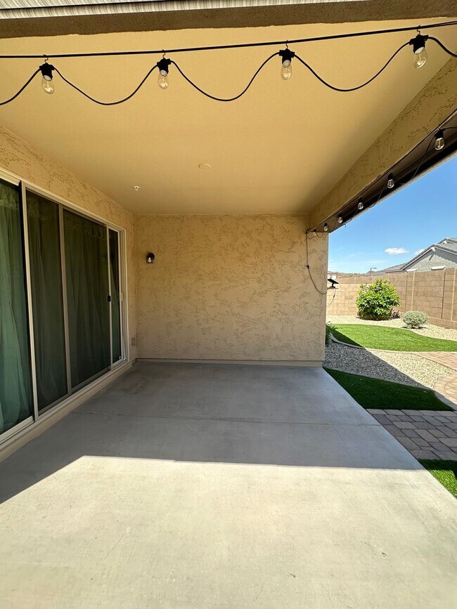 13192 W Cliffrose Rd Peoria, AZ 85383 photo 5