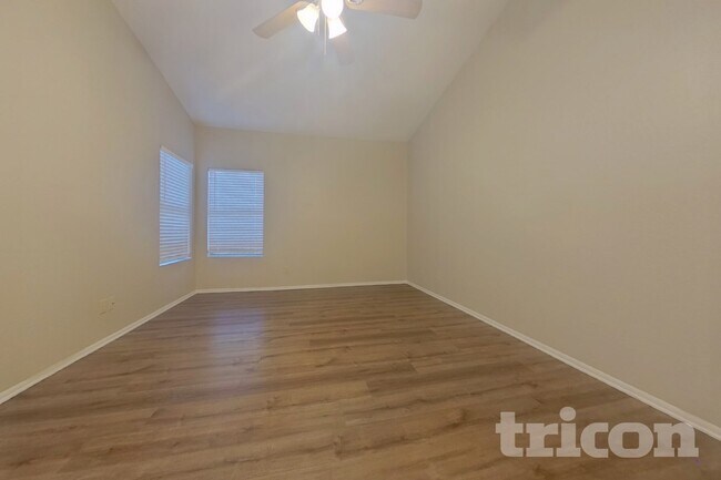 11619 W Cyprus Dr Avondale, AZ 85392 photo 5