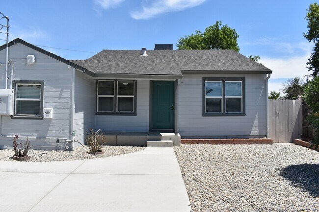 1720 Bessie Avenue photo 2