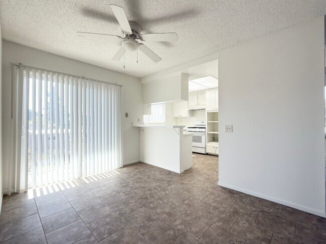 259 Alestar St Vista, CA 92084 photo 5