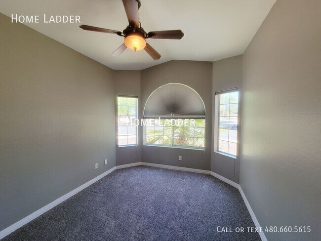 9030 S 10th Dr Phoenix, AZ 85041 photo 2