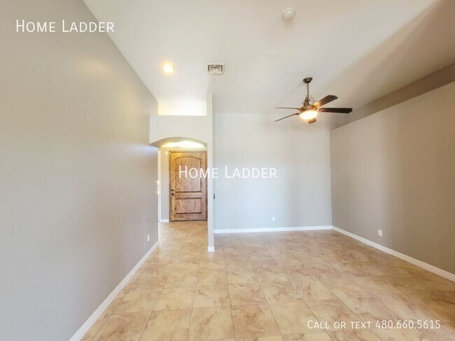 9030 S 10th Dr Phoenix, AZ 85041 photo 3