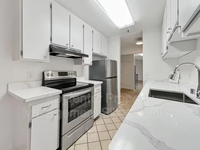 400 Ortega Ave Mountain View, CA 94040 photo 2