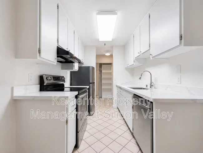 400 Ortega Ave Mountain View, CA 94040 photo 3