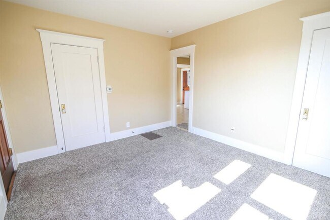 2339 Brant St San Diego, CA 92101 photo 5