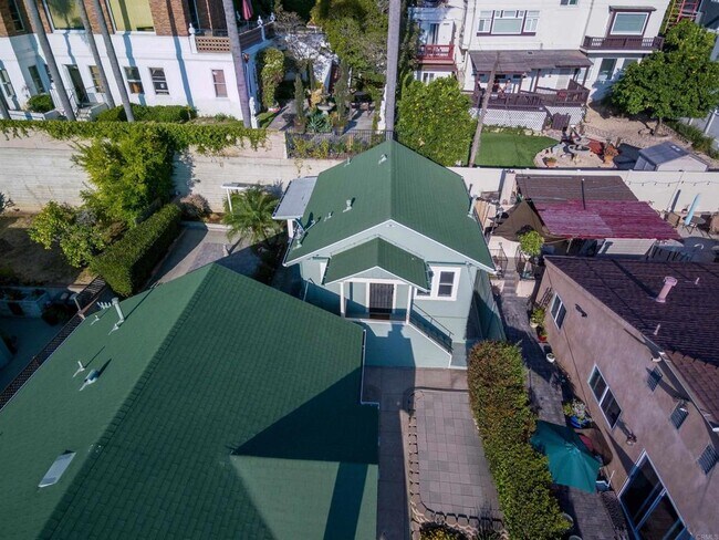 2339 Brant St San Diego, CA 92101 photo 2