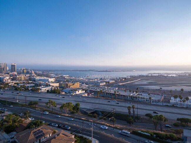 2339 Brant St San Diego, CA 92101 photo 3